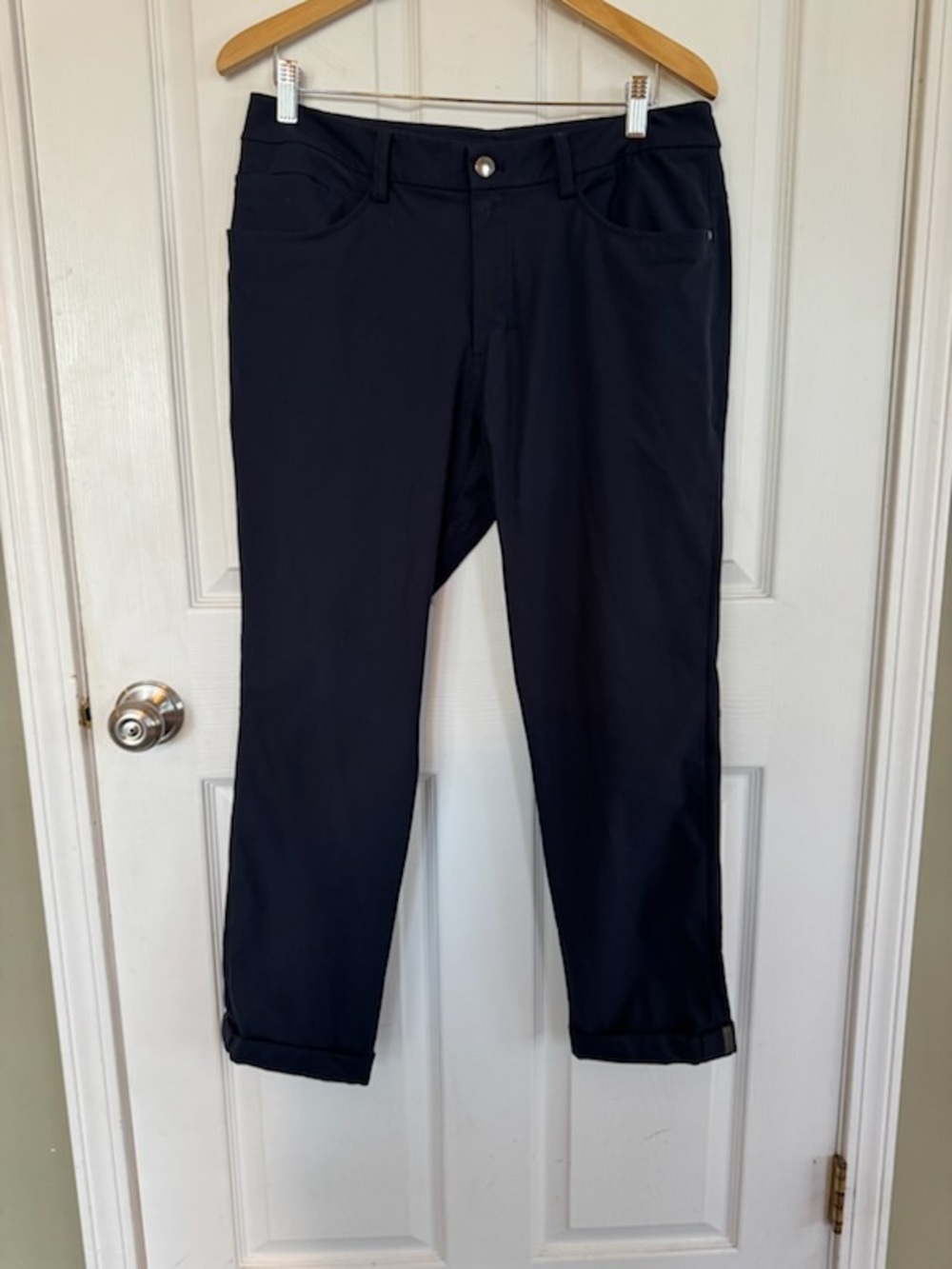Men’s Lululemon Cuffed Slim Pants in Deep Navy